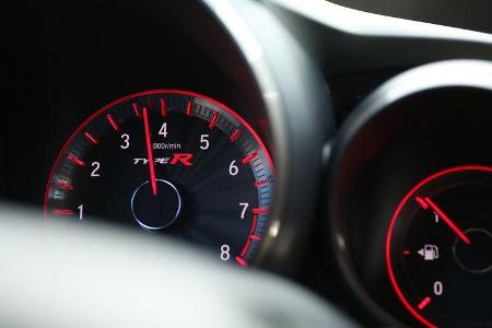 Honda Civic Type R, Rundinstrumente