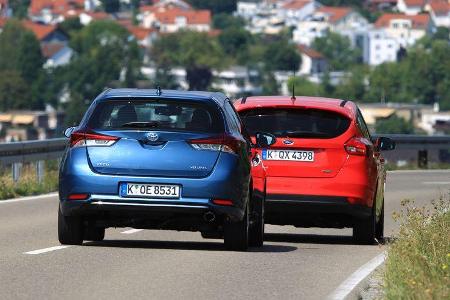 Ford Focus 1.0 Ecoboost, Toyota Auris 1.2T, Heckansicht