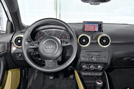 Audi A1 Sportback 2.0 TDI, Cockpit, Lenkrad