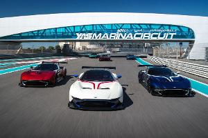 Aston Martin Vulcan mit Straßenzulassung