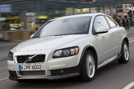 Der C30 entspricht technisch weitgehend den Modellen S40 und V50, die alle auf der Ford-Plattform basieren.