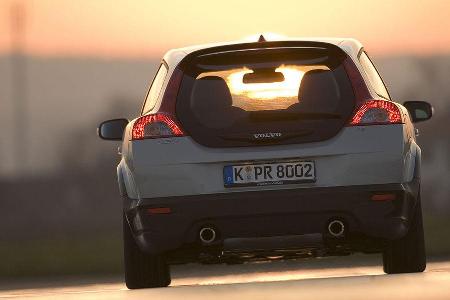Mit dem 180-PS-Diesel fehlt es auch nicht an adäquatem Vortrieb.