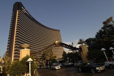 Steve Wynn hat sein neuestes Hotel nach sich selbst benannt und oben links unterschrieben.