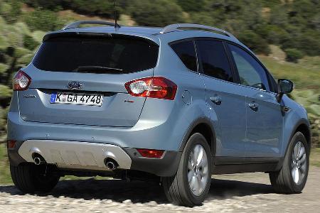 Nur die mit großen 17-Zoll-Rädern bestückten Achsen stehen neun Zentimeter weiter auseinander als beim VW.
