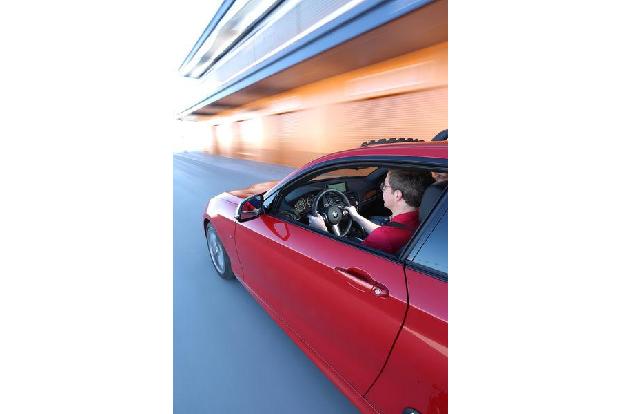BMW M235i, Seitenfhrung