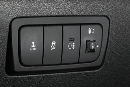 Ssangyong Korando 2.0 E-Xdi, Knöpfe