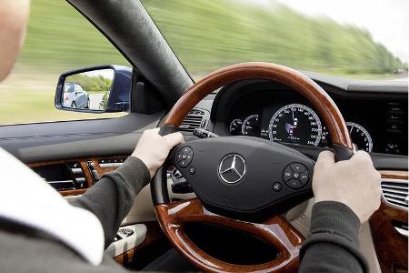 Mercedes-Benz CL 2010, Toter-Winkel-Assistent, Cockpit, Luxus-Coupé