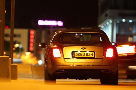 Bentley Mulsanne, Rckansicht, Stand, bei Nacht