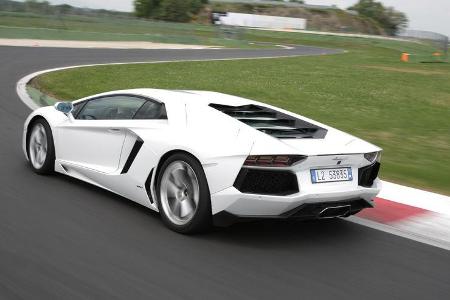 Lamborghini Aventador, hinten links, Teststrecke
