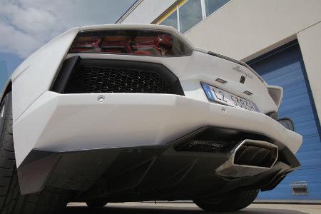 Lamborghini Aventador, Rückansicht, von unten