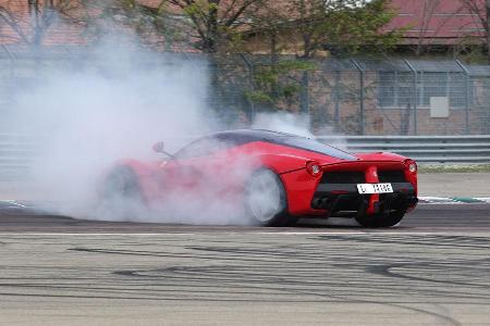Ferrari LaFerrari, Seitenansicht, Burnout