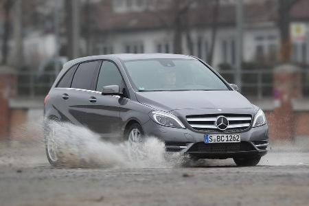 Mercedes B 220 4MATIC, Seitenansicht
