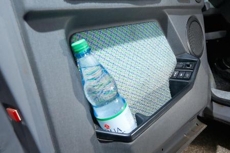 Renault Espace 2000 TSE, Getrnkehalter