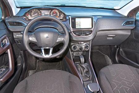 Peugeot 2008 82 VTi Active, Cockpit