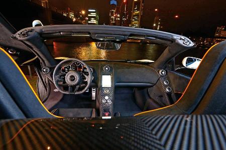 McLaren 650S Spider, Cockpit