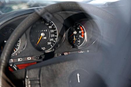Mercedes 450 SEL 6.9, Rundinstrumente