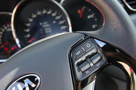 Kia Ceed GT, Lenkrad, Bedienelemente