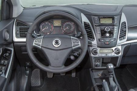 SsangYong Korando e-XDi 200, Cockpit, Lenkrad