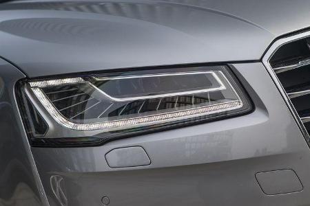 Audi A8, Frontscheinwerfer
