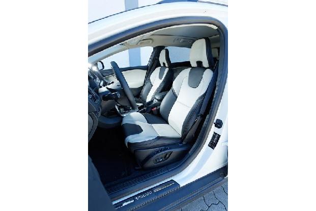 Volvo V40 Cross Country T4 AWD Summum, Fahrersitz