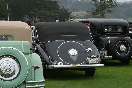 Gleich drei Maybach Zeppelin DS 8 präsentieren beim Grand Concours d'Elégance in Pebble Beach 2002 ihre maßgeschneiderten Ka...