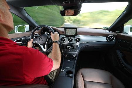 Mercedes CLA 220 CDI, Cockpit, Fahrersicht