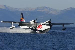 Red Bull Flugzeug-Flotte Flying Bulls