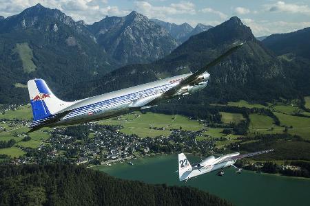 Douglas DC-6B - Red Bull