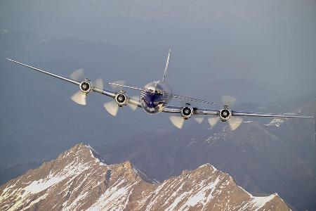 Douglas DC-6B - Red Bull