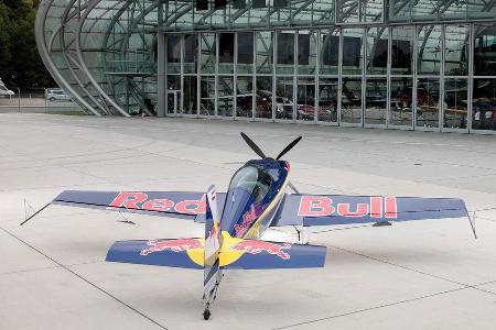 Red Bull-Flieger - Extra 300 L