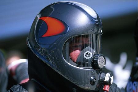 McLaren - 2000 - Mechaniker - Helme - Formel 1