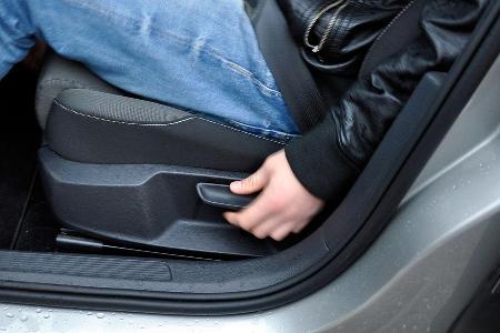 VW Golf VII, Innenraum, Sitzverstellung
