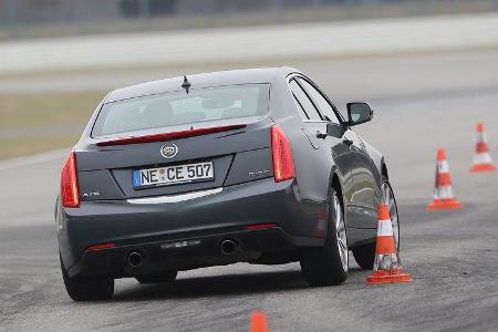 Cadillac ATS 2.0 Turbo, Heckansicht, Slalom