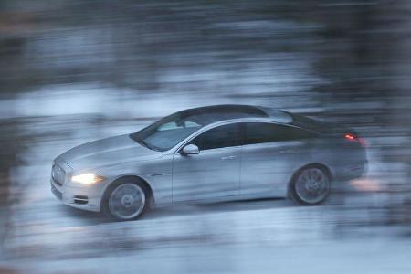 Jaguar XJ 3.0 AWD, Seitenansicht