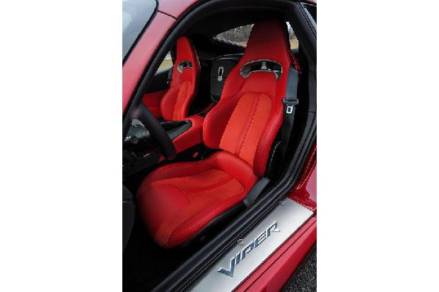 SRT Viper GTS, Fahrersitz