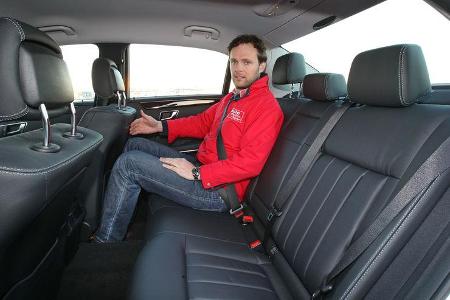 Mercedes E-Klasse, Rücksitz, Beinfreiheit