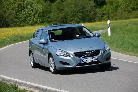 Volvo V60 Drive, Frontansicht, Kurvenfahrt Volvo V60 Drive, Frontansicht, Kurvenfahrt