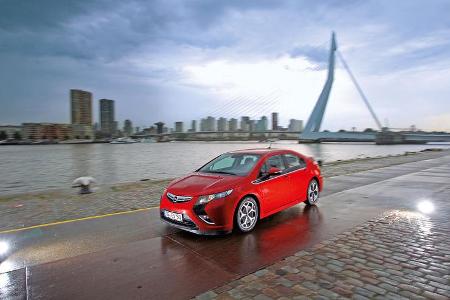 Opel Ampera, Seitenansicht, Skyline