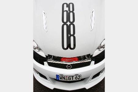Nicht nur Wartungsfreaks liften die Haube des GT i40 gern und häufig.