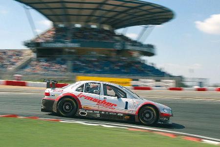 Johnny Cecotto gewann zwei Titel im V8-Star mit Omega-Silhouette.