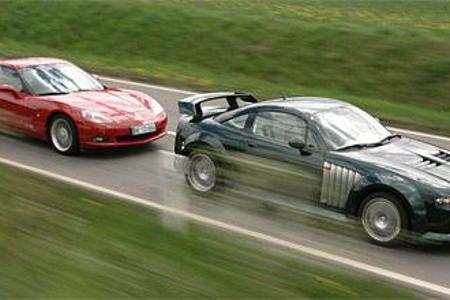 MG und Corvette in voller Fahrt â ein Bild, das schon bald Seltenheitswert besitzen könnte. Der britische Hersteller hat i... MG und Corvette in voller Fahrt â ein Bild, das schon bald Seltenheitswert besitzen könnte. Der britische Hersteller hat i...