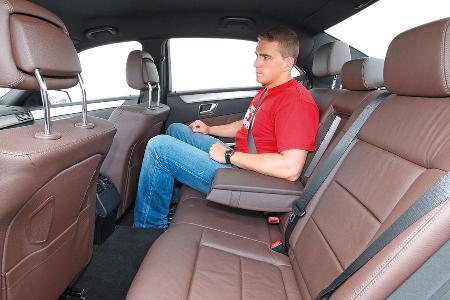 Mercedes E 200 NGT, Rcksitz, Beinfreiheit