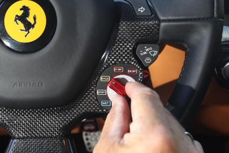 Ferrari F12 Berlinetta, Lenkrad, Bedienelement