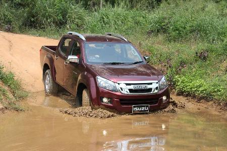 Isuzu D-Max 2,5l Double Cab 4WD, Front, Wasserdurchfahrt