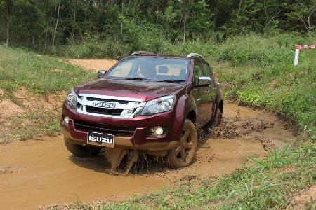 Isuzu D-Max 2,5l Double Cab 4WD, Front, Wasserdurchfahrt