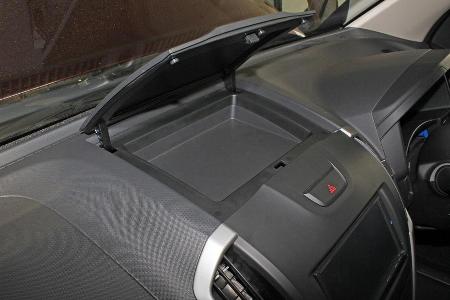 Isuzu D-Max 2,5l Double Cab 4WD, Ablagefach