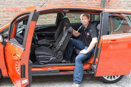 Ford B-Max, Rückbank, Einsteigen