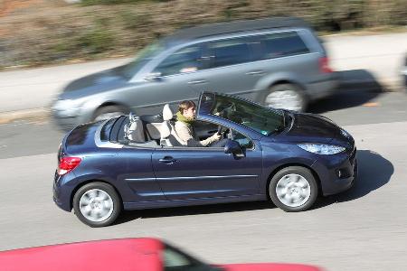 Peugeot 207 CC 155 THP, offen, Cabrio, von oben