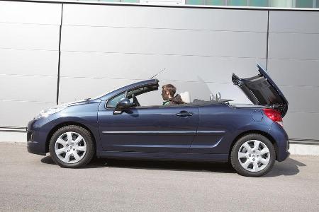 Peugeot 207 CC 155 THP, Seitenansicht, Verdeck schliet
