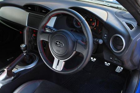 Subaru BRZ, Lenkrad, Cockpit